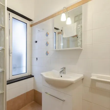 Joivy Warm Family Flat For 9, Near Porto Antico * Genoa