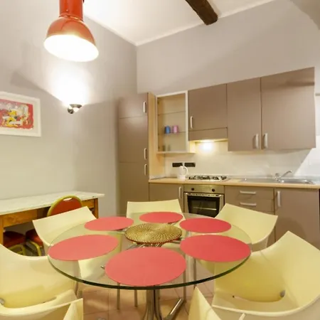 Apartment Joivy Warm Family Flat For 9, Near Porto Antico Genoa